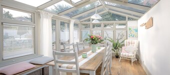 Shipside - spacious, stylish patio garden apartment in Meads village area