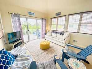 Televisión, chimenea, oficina