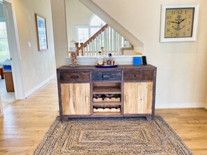 Interior - Bay Breeze - Chesapeake Properties (Cape Charles)