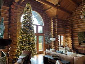 Unclassified image, 3 of 127, button - Vinewood Estate & Adventures (Hillsboro)