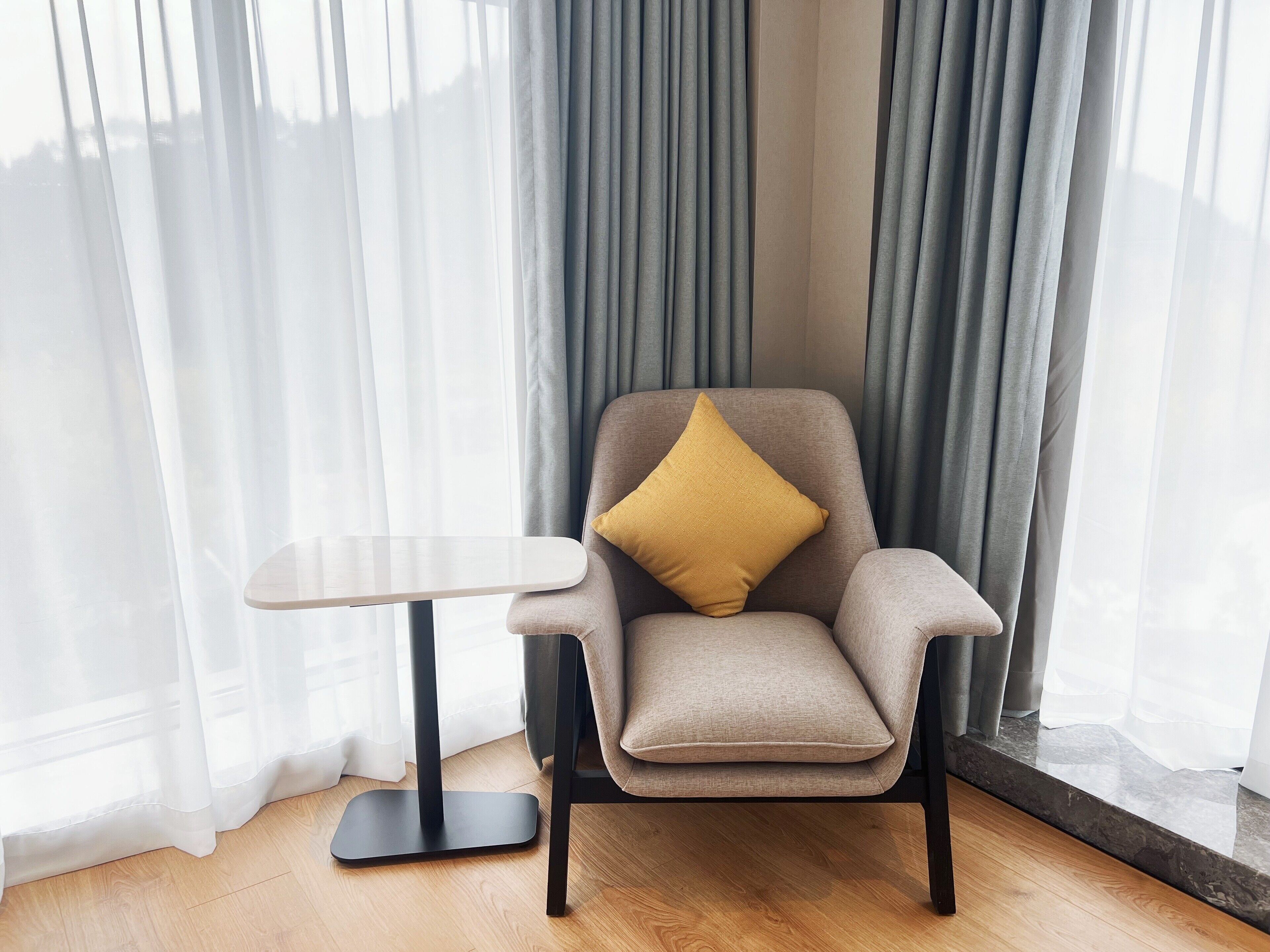 行政客房, 1 張特大雙人床 | 房內夾萬、獨特設計、書桌、遮光窗簾/窗簾