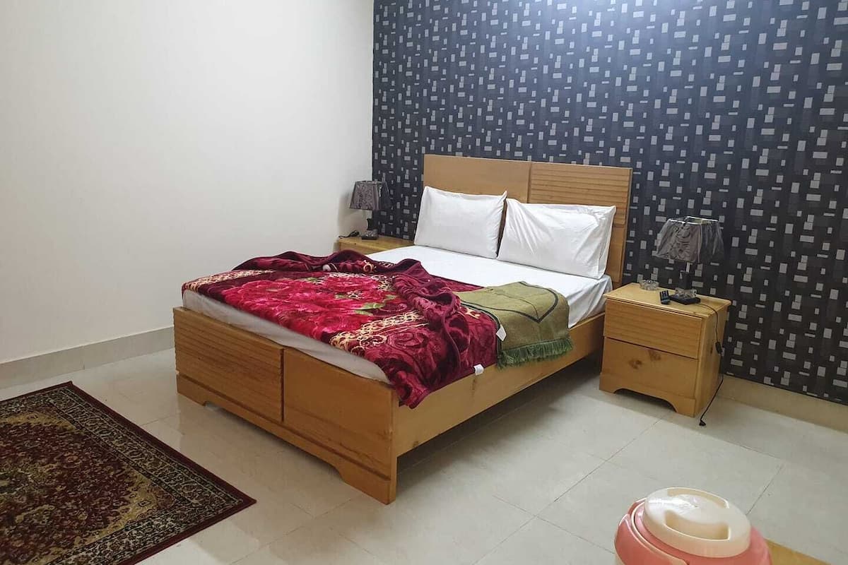 Standard Double Room | Free WiFi, bed sheets