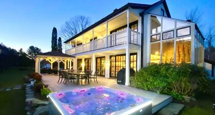 The Manor - Modern Farmhouse with Hot Tub