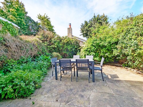 A family house that sleeps 5 guests  in 3 bedrooms