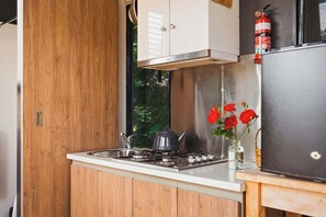 Fridge, stovetop, cookware/dishes/utensils - The Ridge by Tiny Away (Korweinguboora)