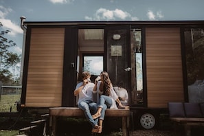 Exterior - Cockatoo Cabin by Tiny Away (Palmwoods)