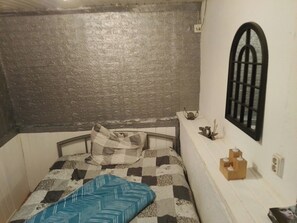 2 bedrooms, free WiFi, bed sheets - Ferienwohnung Sleeps 6 With Whirlpool (Olsberg)