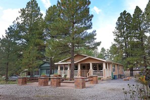 Exterior - Family retreat in Munds Park; bring your dog! (Munds Park)