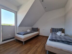 3 habitaciones, cuna de viaje, wifi gratis y ropa de cama