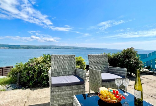 Arthur's Seat,  elevated cottage, sea views