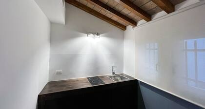 Beautiful Sky SUITE, on 2 levels within walking distance of the Franciscan tavern