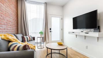 Smart TV, Netflix, streaming services