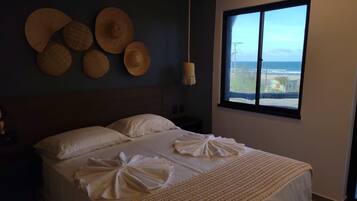 Espacio para trabajar con laptop, cortinas blackout y wifi gratis