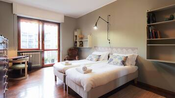 3 Schlafzimmer, Schreibtisch, Bügeleisen/Bügelbrett, kostenloses WLAN