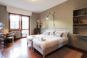 3 camere, una scrivania, ferro/asse da stiro, Wi-Fi gratuito