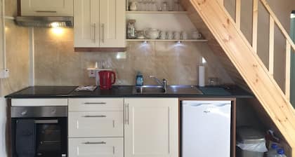 369 Gowla Cottage, 2 Bedroom, Sleeps 4