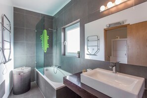 Free toiletries, hair dryer