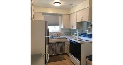 Cozy & Cute 2nd floor apartment