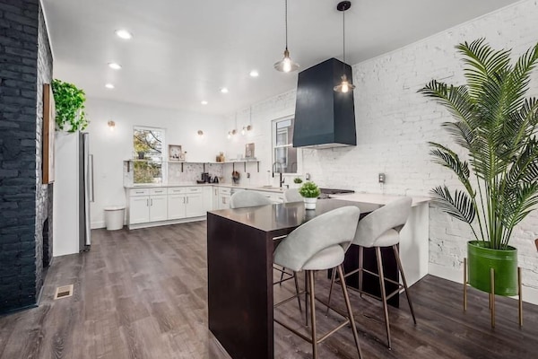 Geladeira, micro-ondas, fogão, cooktop