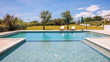 Piscina externa, piscina aquecida