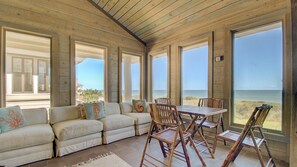 Villa, 4 Bedrooms | Living room