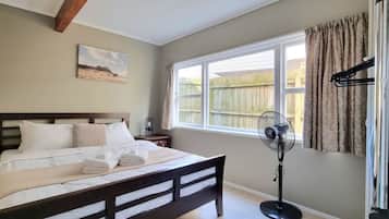 2 bedrooms, iron/ironing board, free WiFi, bed sheets
