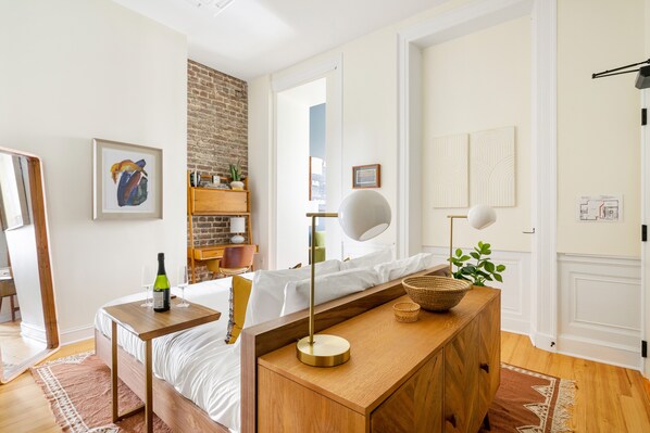 1 bedroom, iron/ironing board, internet