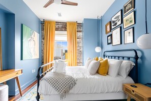 1 bedroom, iron/ironing board, WiFi - The Manhattan | Sip Back and Relax (Charleston)