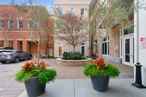 Exterior - The Manhattan | Sip Back and Relax (Charleston)