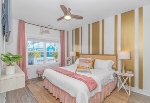 3 slaapkamers, een bureau, verduisterende gordijnen