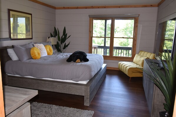 3 soverom, skrivebord, strykejern/-brett og wi-fi (inkludert)