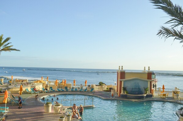 Innenpool, beheizter Pool