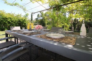 Outdoor dining