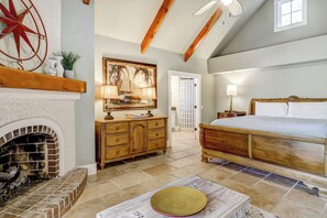 7 habitaciones, tabla de planchar con plancha, wifi y ropa de cama 