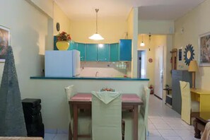 Apartment, 2 Queen Beds | Private kitchen | Fridge, microwave, oven, toaster - Stunning 2-bed Apartment in Kalamata (Kalamata)