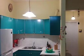 Refrigerador, microondas, horno y tostadora 