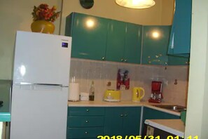 Apartment, 2 Queen Beds | Private kitchen | Fridge, microwave, oven, toaster - Stunning 2-bed Apartment in Kalamata (Kalamata)