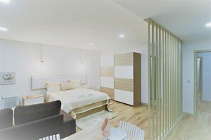 Deluxe Studio | Soundproofing, iron/ironing board, free WiFi, bed sheets - Imperial Apartment (Braga)