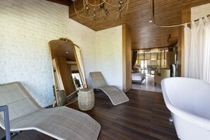 Giallo Suite | イタリアのフレッテ製シーツ、高級寝具、羽毛の掛け布団、テンピュール