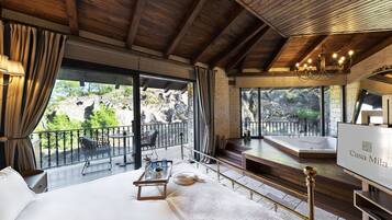 Blu Suite | Frette Italian sheets, premium bedding, down comforters