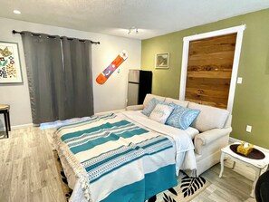 2 bedrooms, desk, iron/ironing board, free WiFi