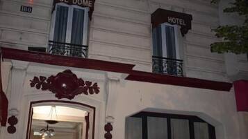 Façana frontal de l'allotjament