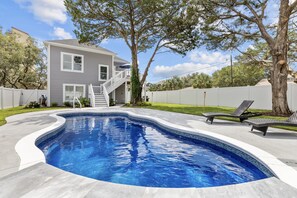Outdoor pool, a heated pool