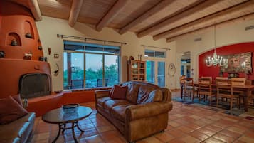 Smart TV, fireplace, books