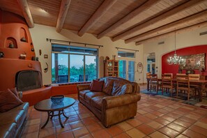 Smart-TV, Kamin, B ücher