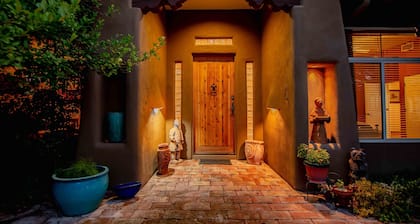 Scottsdale Villa - Spacious Golfing retreat,  4 Private patios,  Luxury Stay.