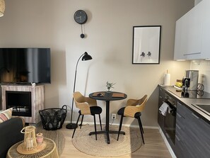 Apartment | Private kitchen | Fridge, microwave, oven, stovetop - Stunning 1-bed Apartment in Tampere (Tampere)