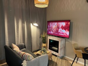 Apartment | Living room | Fireplace - Stunning 1-bed Apartment in Tampere (Tampere)