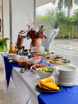 Free daily buffet breakfast