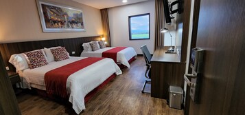 Premier Twin Room | Premium bedding, down comforters, pillowtop beds, in-room safe